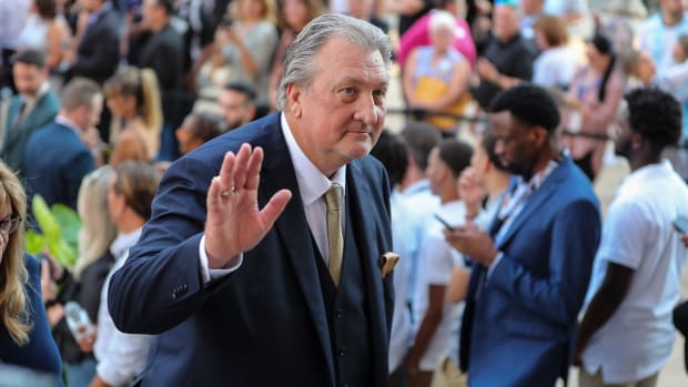 Sep 10, 2022; Springfield, MA, USA; 2022 Basketball Hall of Fame inductee Bob Huggins arrives at Symphony Hall. Mandatory Credit: Wendell Cruz-USA TODAY Sports
